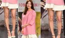 Han Ji Hye lộ đôi chân vòng kiềng với váy ngắn