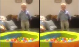 Hài hước cú nhảy của bé