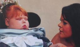 Xót xa người mẹ trẻ xin tòa án cho con gái được... chết