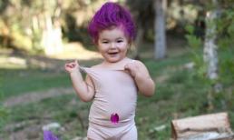 Màn hóa trang của bé gái 2 tuổi khiến dân mạng thích thú