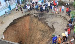 'Hố tử thần' sâu hút làm cả xã náo loạn