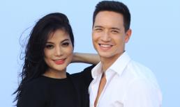 Trương Ngọc Ánh tình tứ cùng 'người yêu tin đồn' trên đồi cát