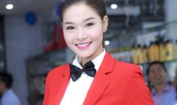 Kỳ Hân diện vest đỏ cá tính dự event