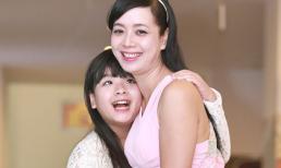 Mẹ con NSƯT Chiều Xuân như 'hai chị em gái' đến cổ vũ Lưu Hương Giang