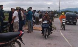 Đâm vào cột mốc bên đường, hai người thương vong 