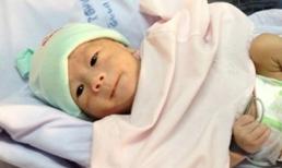 Vết thương ở chân bé sơ sinh văng khỏi bụng mẹ đang lên da non