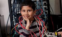 Bé trai 5 tuổi làm chuyên gia máy tính của Microsoft