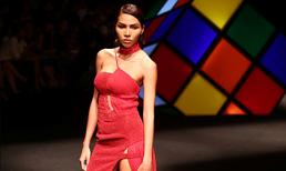 Minh Triệu đẹp hớp hồn trong BST của Kim Khanh