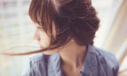 Đỡ em dậy được không anh?