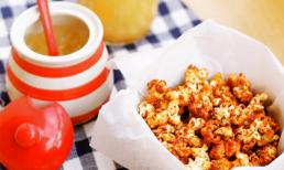 Nhâm nhi bắp rang và trà sữa chanh dây dịp cuối tuần