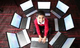 5 tuổi được cấp bằng chuyên gia máy tính