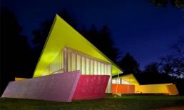 Những ngôi nhà có mặt tiền rực rỡ sắc màu