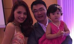 Lộ ảnh hiếm cực hạnh phúc của gia đình HH Hương Giang
