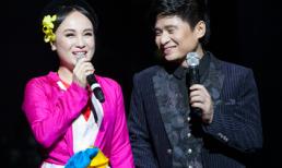 Tấn Minh ngẫu hứng hát chèo cùng vợ trên sân khấu