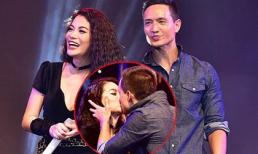 Trương Ngọc Ánh, Kim Lý 'khóa môi' nóng bỏng trên sân khấu