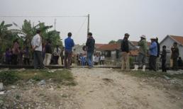 Tài xế mất lái tông đổ nhà