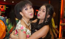 Bạn gái Lương Bằng Quang 'bế bổng' Việt Hương trên thảm đỏ