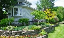 Cách sử dụng đá xanh làm đẹp cho khu vườn