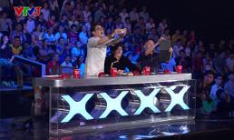 Tiết mục của Saigon Calisthenics khiến BGK tranh nhau chụp ảnh