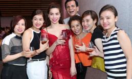 Hà Hồ mở tiệc mừng 'Live Concert' thành công vang dội