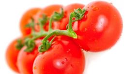 Cách làm da sáng, đẹp mịn màng với cà chua