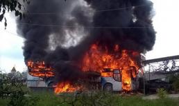 Cháy rụi xe giường nằm tiền tỷ ở Bình Định