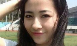 Cô giáo dạy nhạc có vẻ đẹp tươi trẻ, duyên dáng