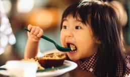 Ăn sáng sai cách, đừng trách con kém khôn