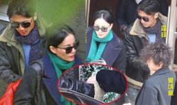 Vương Phi đưa con gái riêng đi chơi cùng Tạ Đình Phong