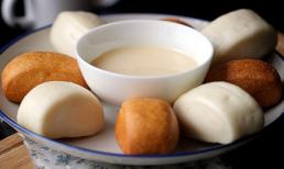 Bánh bao chay chiên, giòn giòn chấm sữa