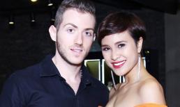 Phương Mai trễ nải vai trần bên trai Tây