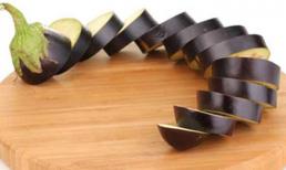 Tạm biệt bụng béo bằng nước cà tím