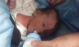 Bé sơ sinh bị mẹ xả xuống bồn cầu sống sót kỳ diệu