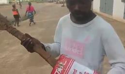 Cùng chiêm ngưỡng cây đàn guitar có 102 trên thế giới