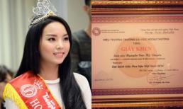 Tân Hoa hậu Kỳ Duyên được trường trao tặng bằng khen