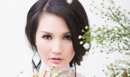 Sonya Sương Đặng khoe nét xuân thì bên hoa đồng nội