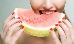 Làn da trắng muốt, căng mịn nhờ dưa hấu