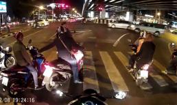 Trò đùa 'nghiệt ngã' giữa ngã tư đường