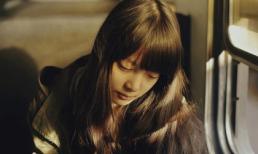 Hãy quên em như một kẻ qua đường