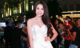 Trà Ngọc Hằng lộng lẫy với đầm trắng tinh khôi