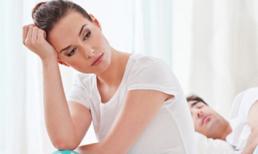 Chưa ly hôn, chồng đã có người đàn bà khác