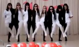 Màn biểu diễn cực đỉnh của '16 cái chân'.