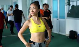 Đoan Trang hờ hững eo thon trên sàn tập