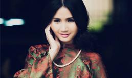 Hoa hậu Sonya Sương Đặng yêu kiều trong áo dài xưa