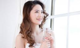 Điều gì xảy ra khi bạn uống nước lúc đói?