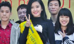 Á hậu Huyền My rạng rỡ về thăm trường cũ