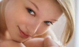 Giúp cô nàng ria mép xinh đẹp đi chơi Tết