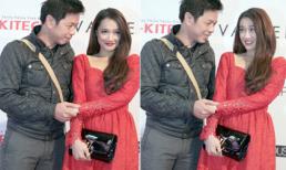 Thái Hòa cầm tay "hotgirl bánh tráng" trong buổi ra mắt phim