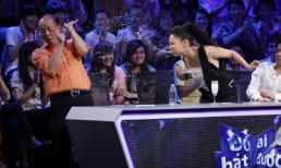 Thu Minh sơ ý phun nước vào mặt đồng nghiệp