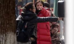 Dương Mịch chỉ thẳng mặt, đe dọa phóng viên vì bị quấy rối